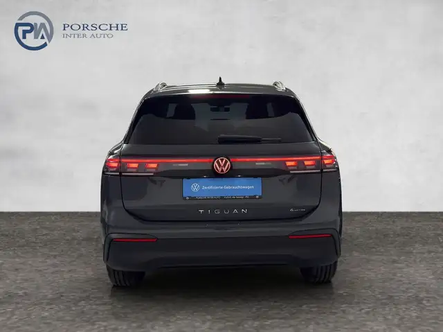 Volkswagen Tiguan view 5