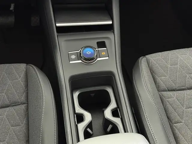 Volkswagen Tiguan view 12
