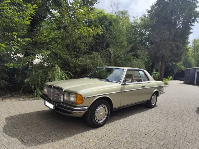 Mercedes-Benz 230 230 CE W123