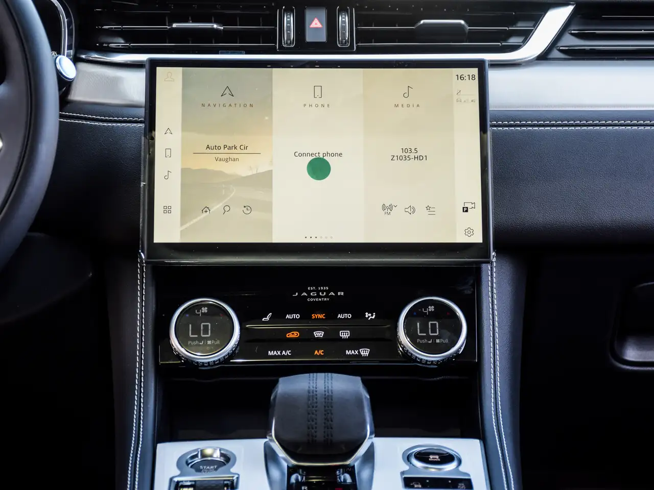 Jaguar F-Pace снимка Jaguar F-Pace