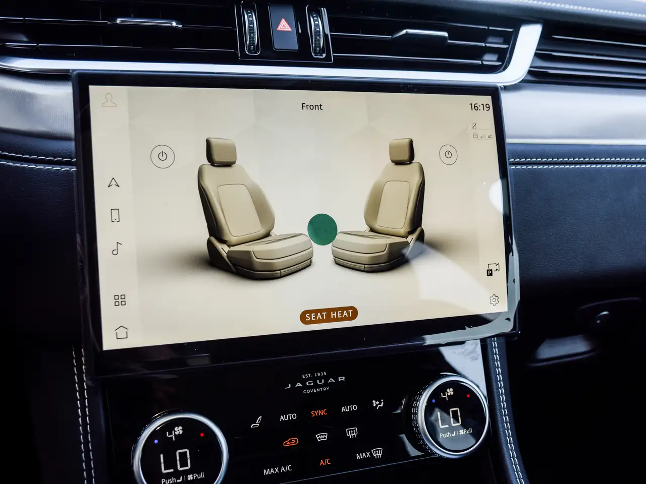 Jaguar F-Pace снимка Jaguar F-Pace