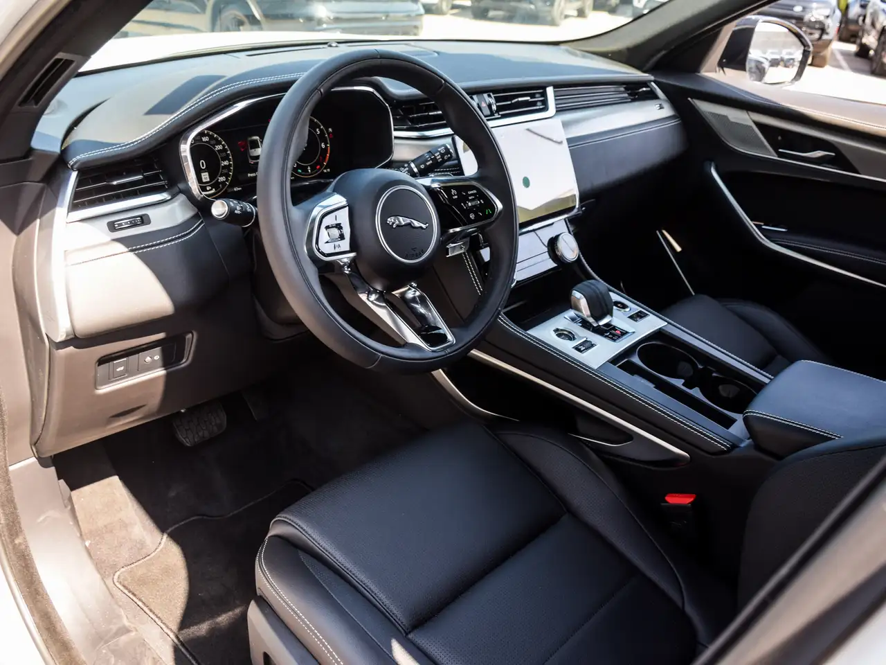 Jaguar F-Pace снимка Jaguar F-Pace