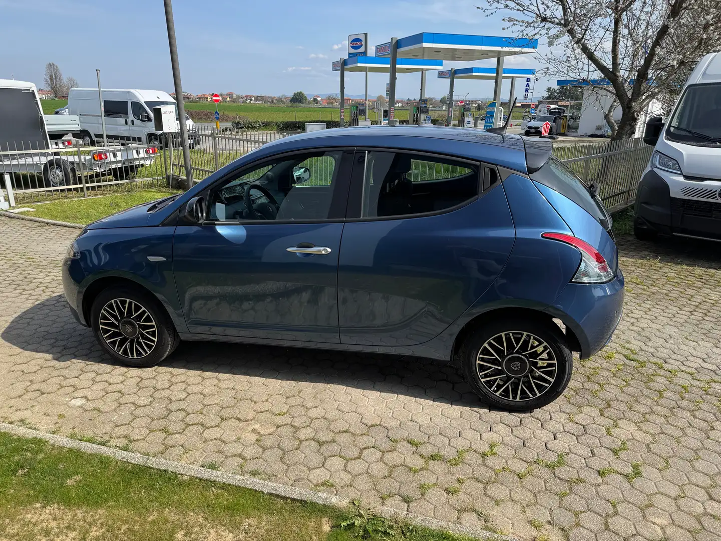 Lancia Ypsilon Ypsilon 1.0 firefly hybrid Blu/Azzurro - 2
