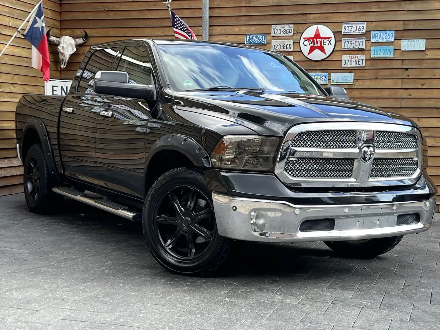 Dodge RAM 1500 EcoDiesel 3.0 Crew 4x4 PDC Leder AHK Noir - 2