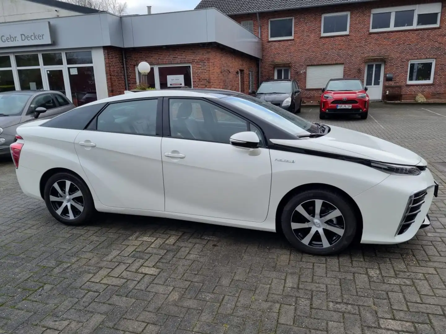 Toyota Mirai Weiß - 2