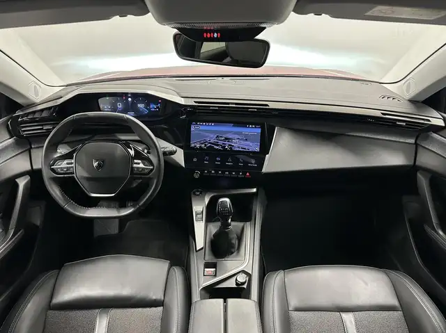 Peugeot 308 view 2