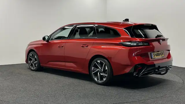 Peugeot 308 view 4