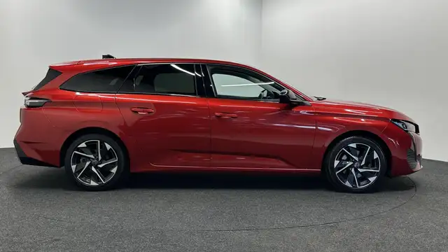 Peugeot 308 view 9