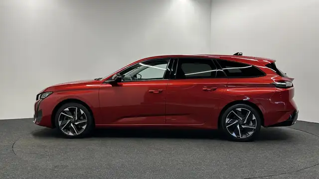 Peugeot 308 view 8