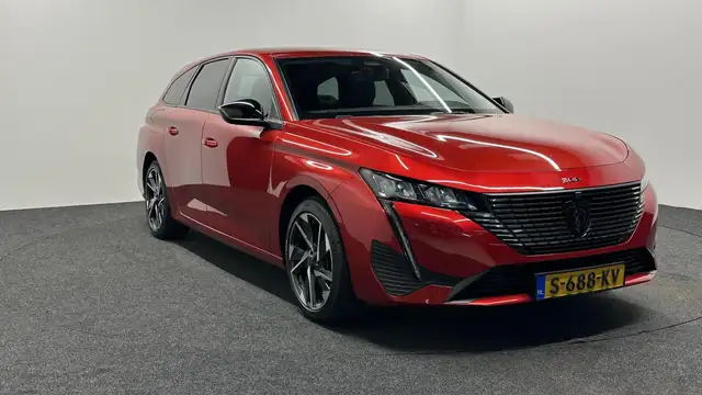 Peugeot 308 view 3