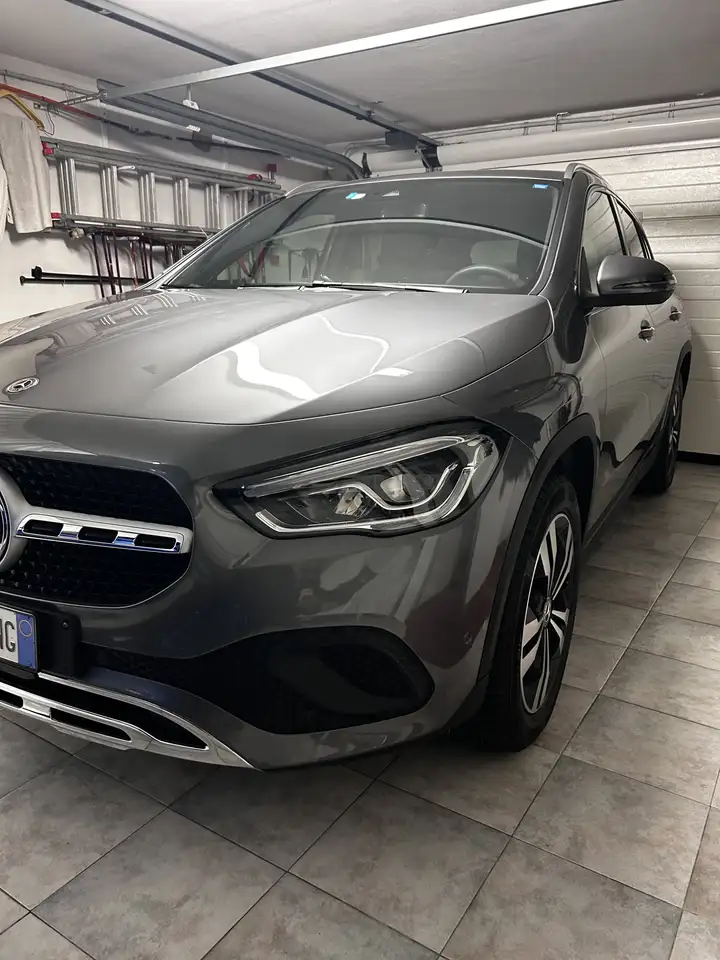 Mercedes-Benz GLA 200