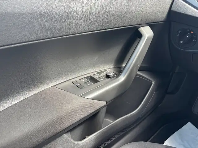 Volkswagen Polo view 13