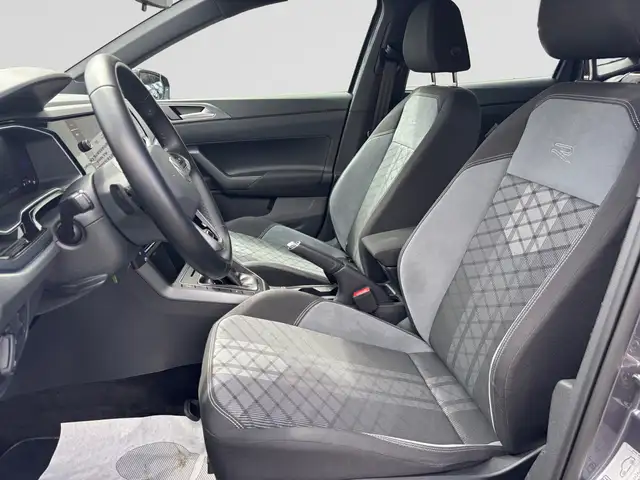 Volkswagen Polo view 9