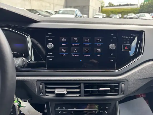 Volkswagen Polo view 11