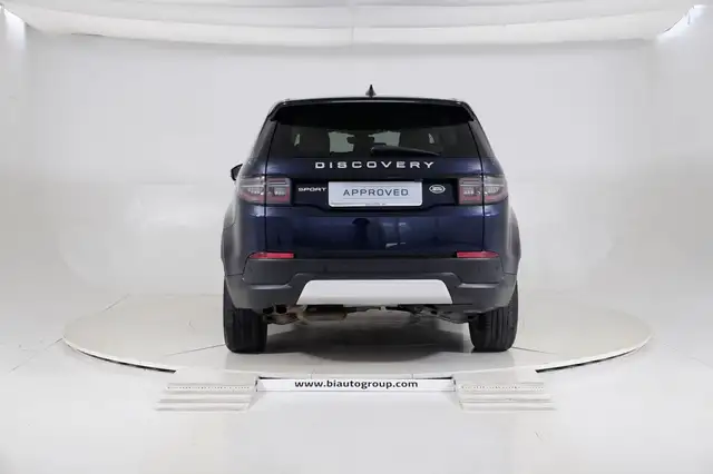 Land Rover Discovery Sport view 7