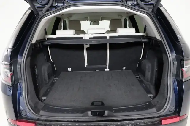 Land Rover Discovery Sport view 13