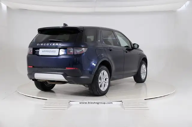 Land Rover Discovery Sport view 2