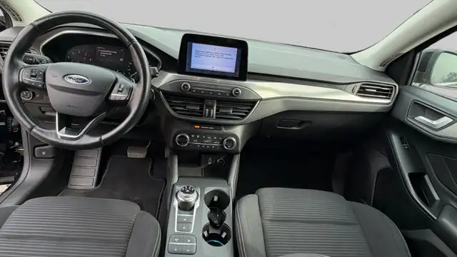 Ford Focus view 6