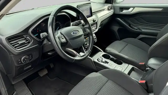Ford Focus view 9