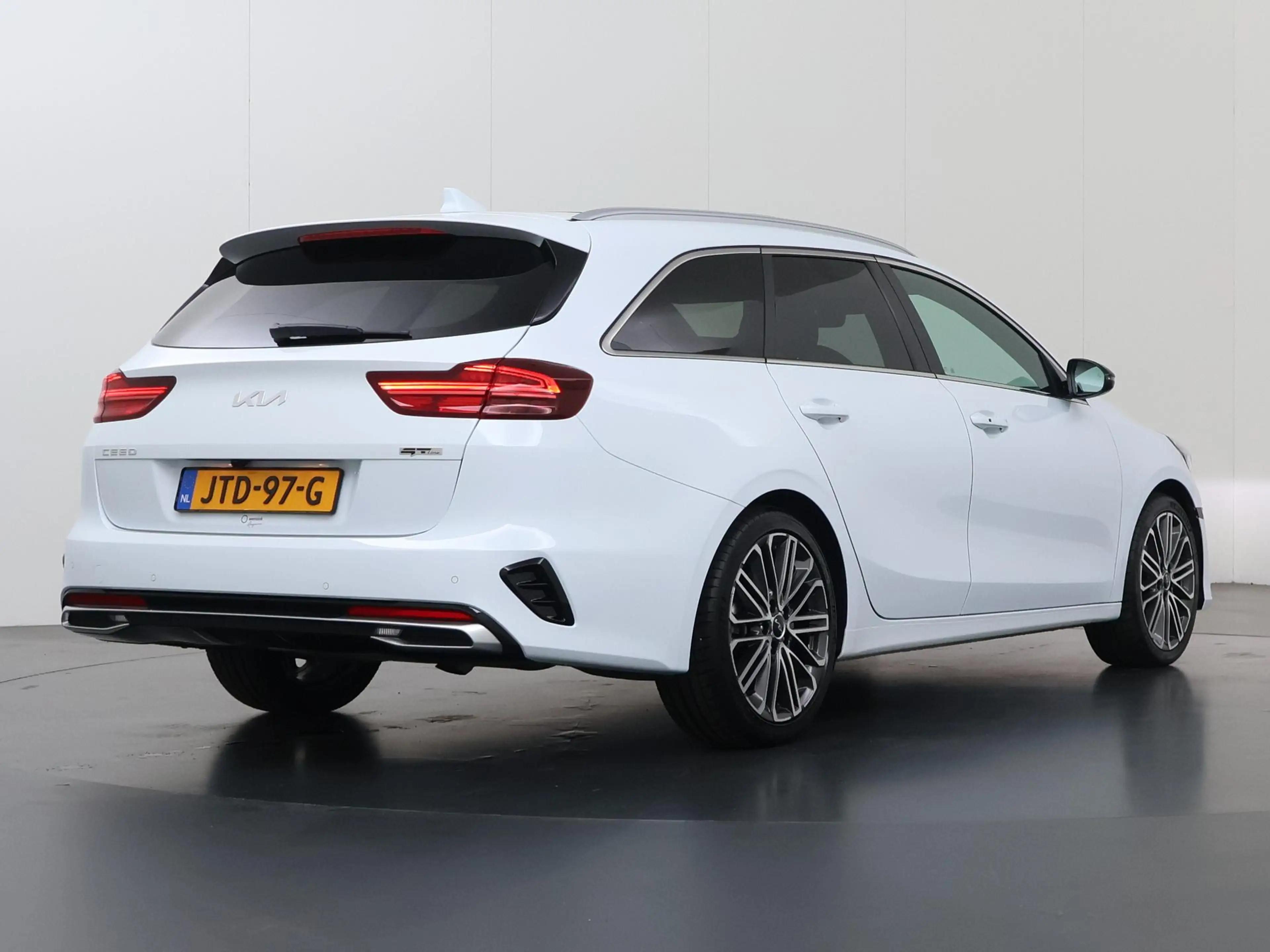 Kia Ceed SW / cee'd SW Sportswagon 1.5 T-GDi GT-PlusLine | Panoramadak | — photo 2