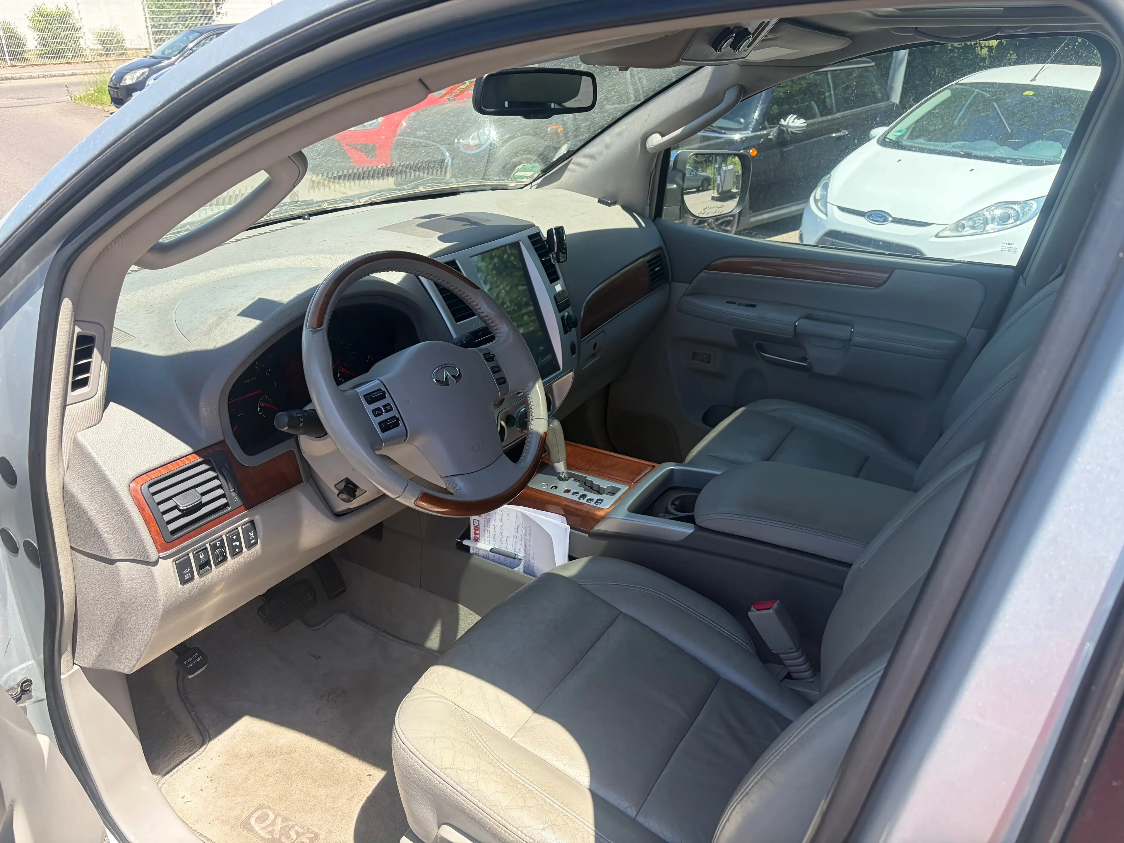 Infiniti QX56 Infinity QX56 Allrad* 8-Sitzer*1.Hand* — photo 8