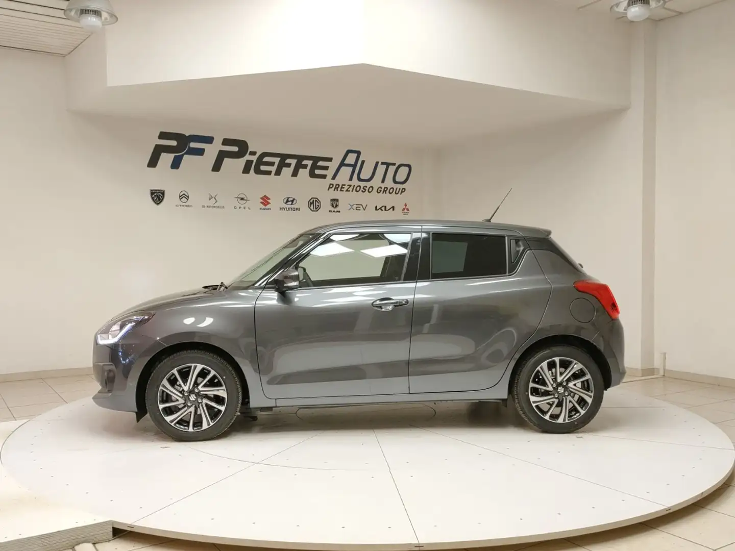 Suzuki Swift HYBRID 1.2 TOP 4WD ALLGRIP Grigio - 2