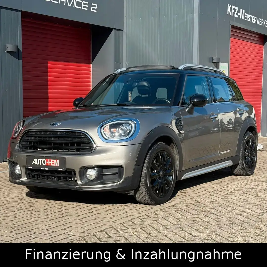 MINI Cooper Countryman Chili LED Pano Navi 1.Hand SHZ Silber - 1