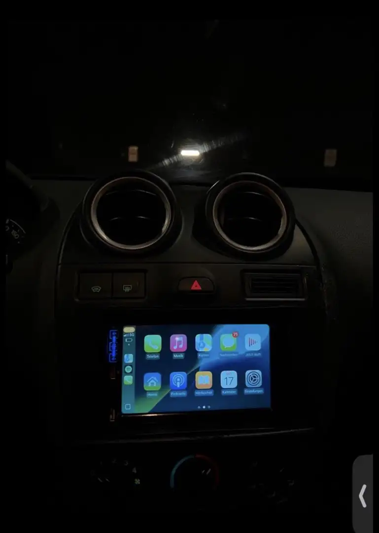 Ford Fiesta 1.3 Ambiente - 2