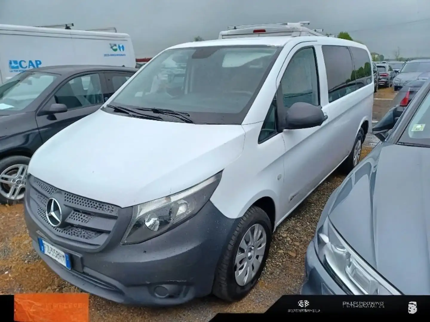 Mercedes-Benz Vito 116 CDI 163cv LONG 6 POSTI MIXTO BUSINESS FZ358RM Bianco - 2
