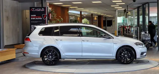 Volkswagen Golf view 4