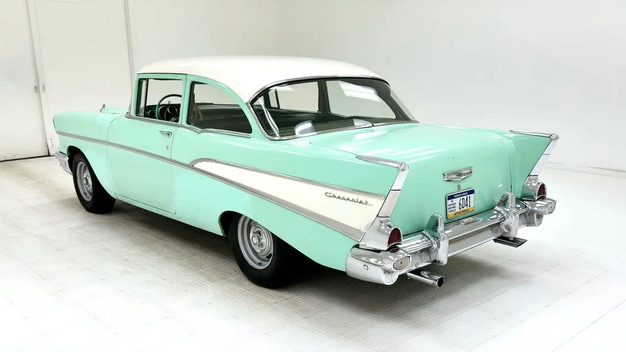 Chevrolet 2-Door Sedan, foto 3