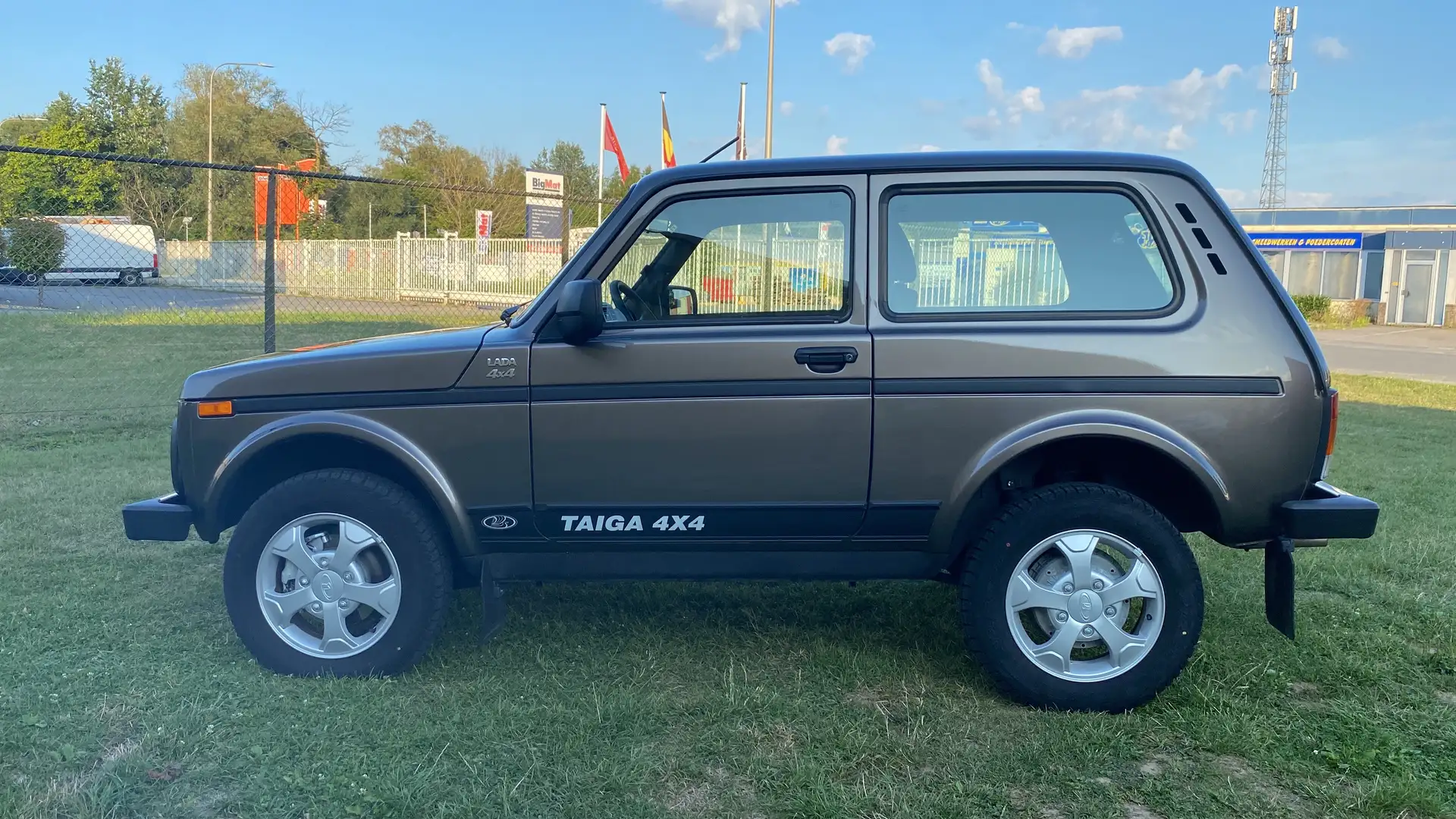 Lada 4x4 ✅ Lada 4x4 Brun - 2