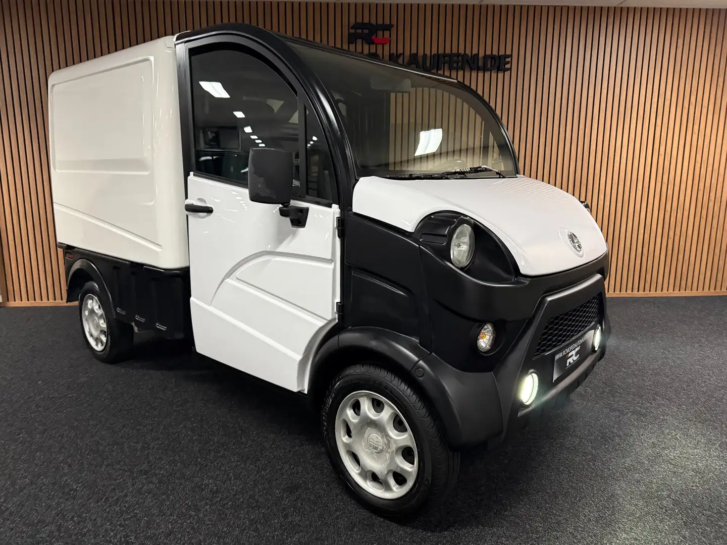 Aixam D-truck Kastenwagen / 8 PS Kubota / LKW / 45 KM Blanc - 2
