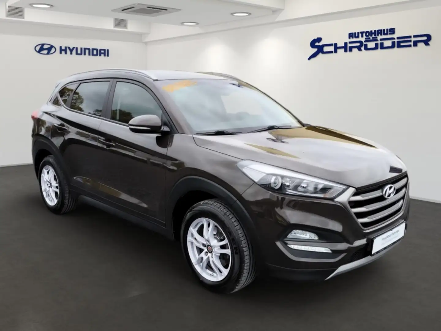 Hyundai TUCSON 1,7 CRDi 2WD Navigation Anhängerkupplung Braun - 2
