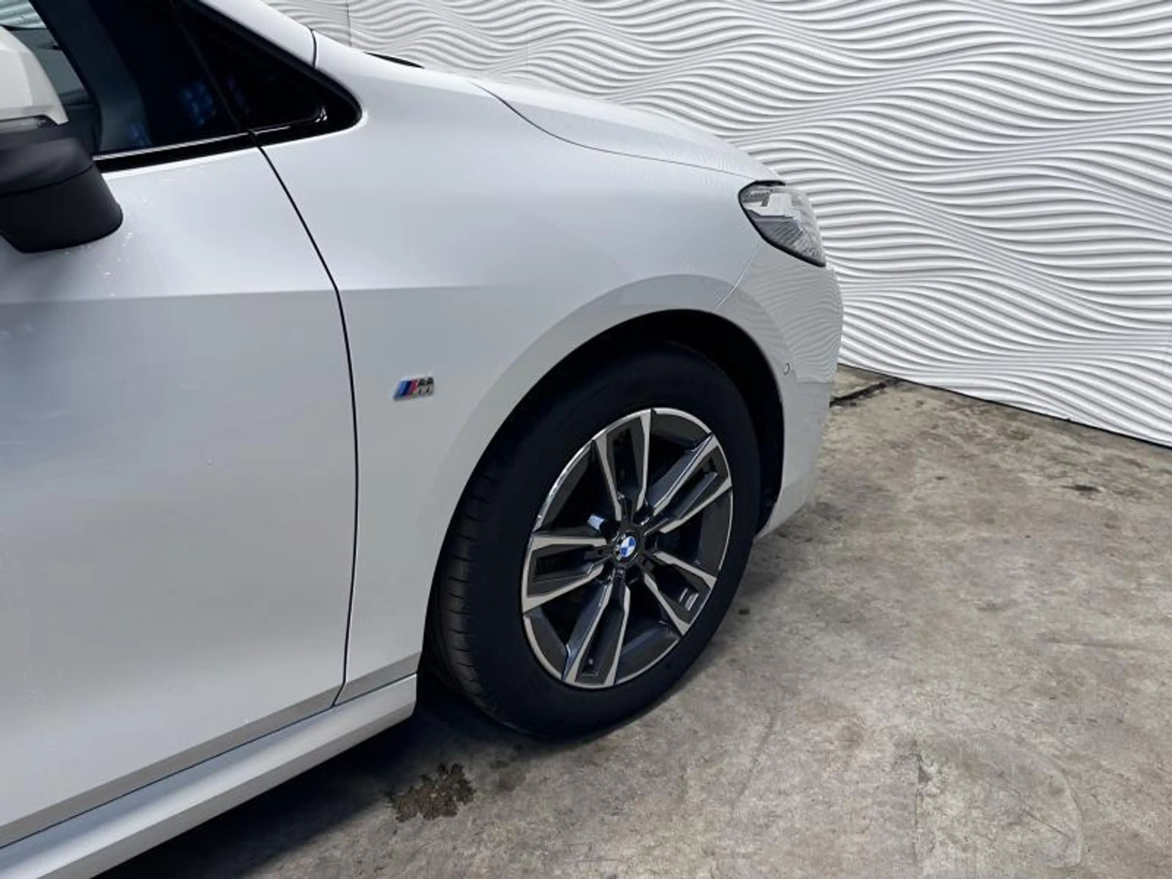 BMW 218 i*AUT*M-SPORT*CARPLAY*CAMERA*LED* — photo 11