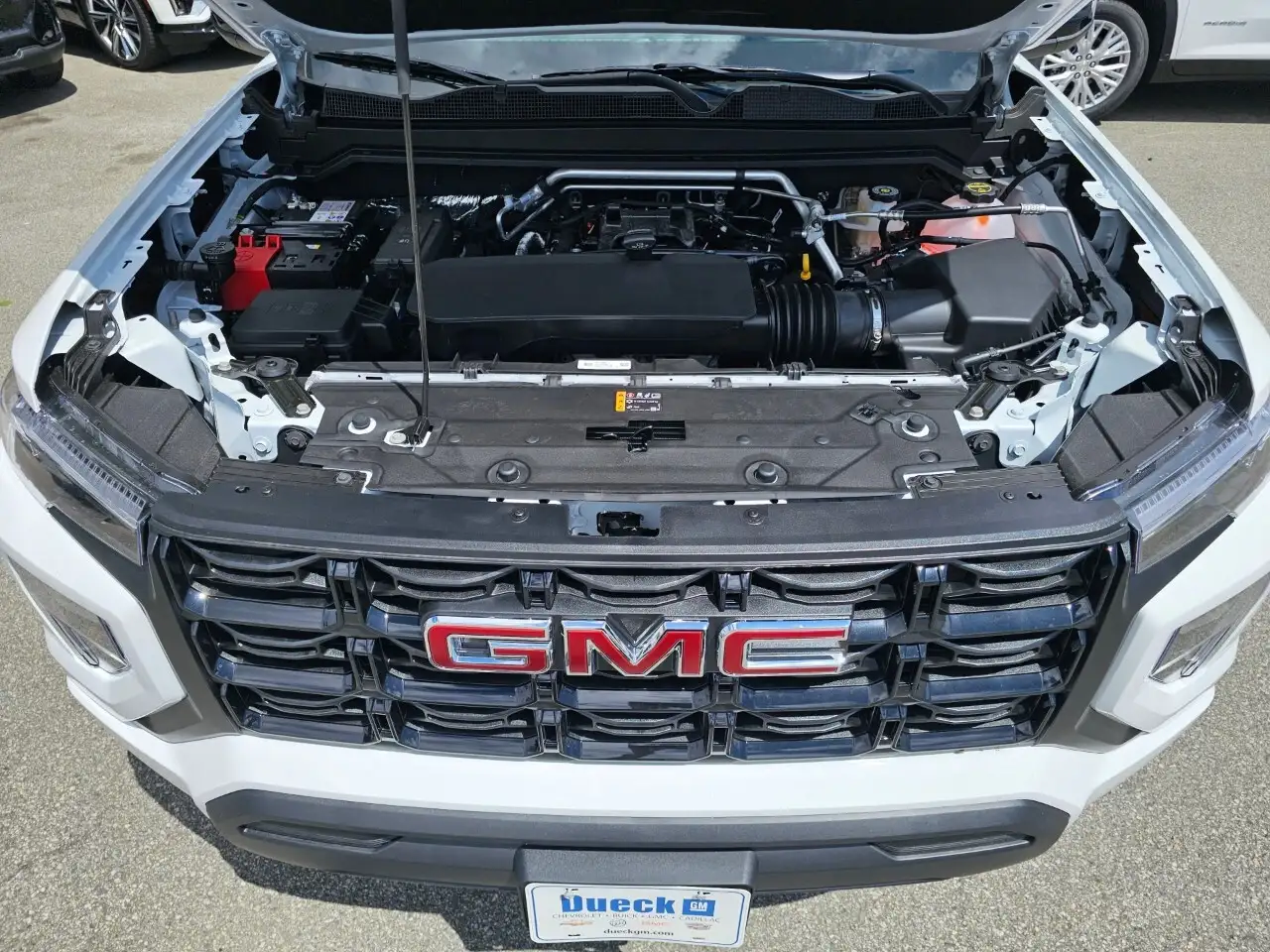 GMC Canyon снимка GMC Canyon