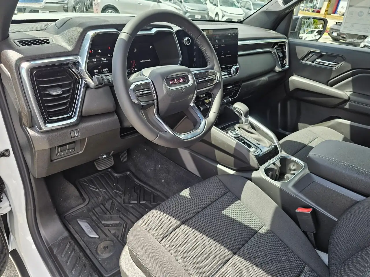 GMC Canyon снимка GMC Canyon
