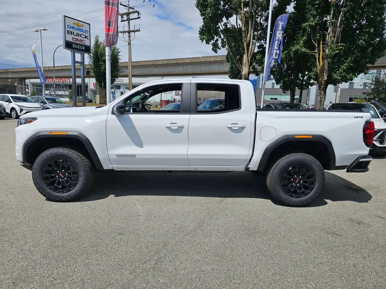 GMC Canyon снимка GMC Canyon