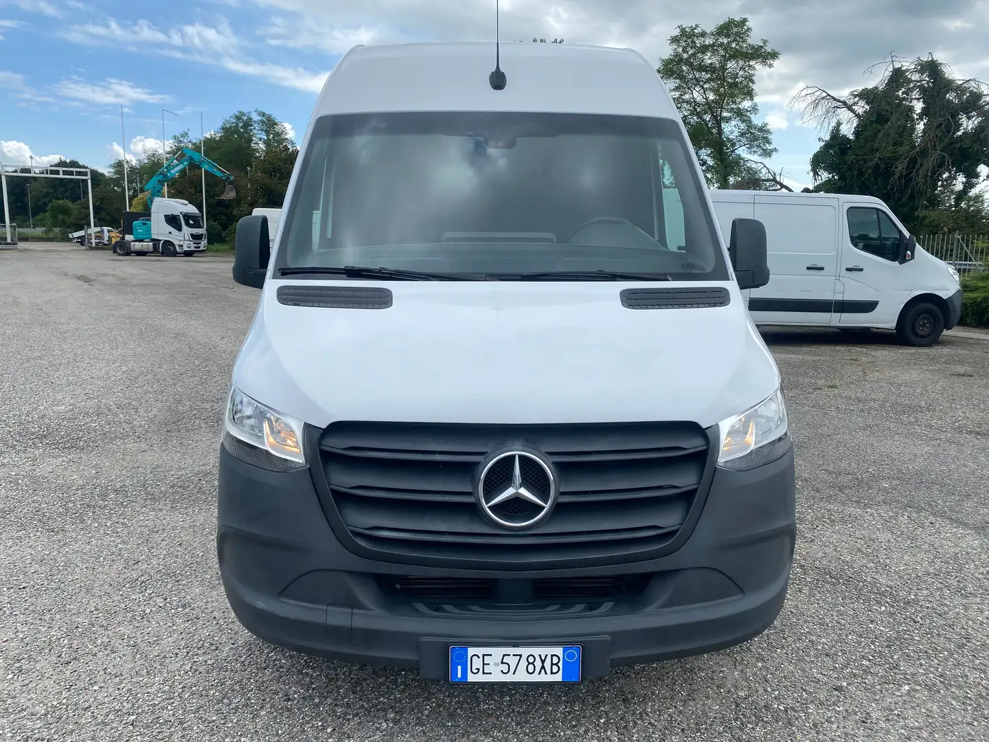 Mercedes-Benz Sprinter L2H2 Blanco - 2
