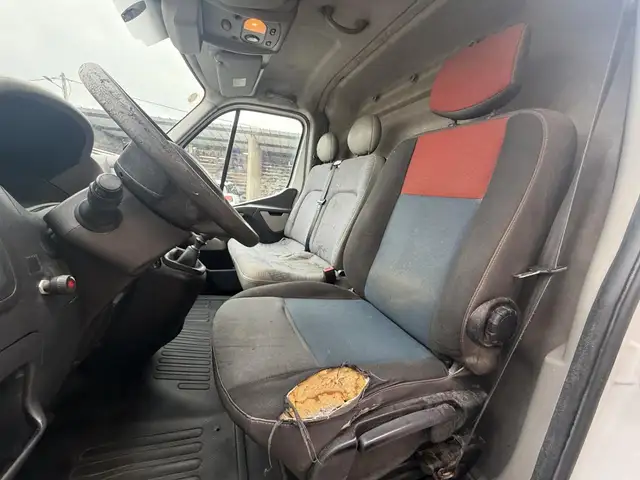 Renault Master view 13