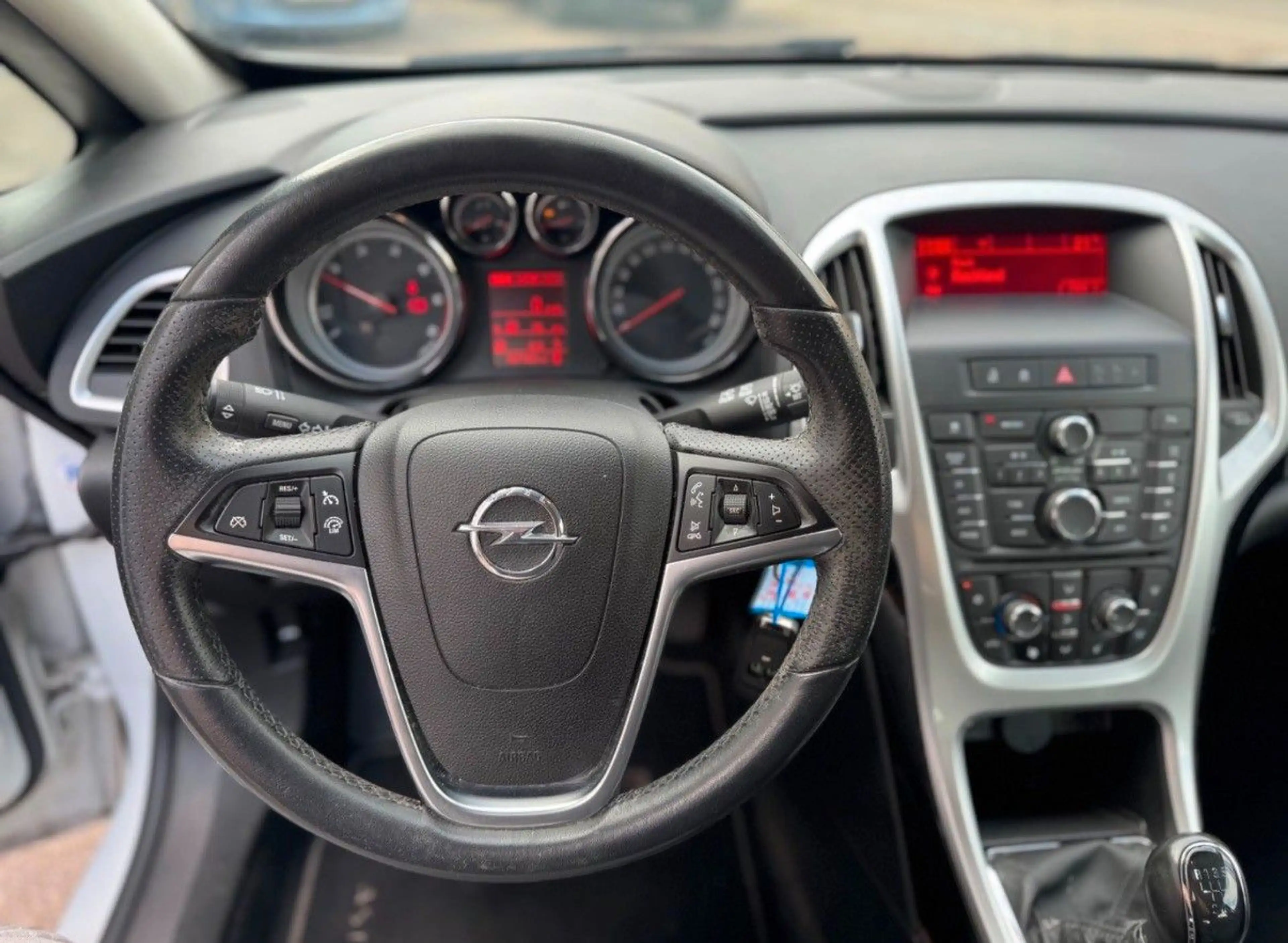 Opel Astra 1.6 GTC 2.HAND/SHZ/PDC/CLIMA/4SEASON/TEMP — photo 8