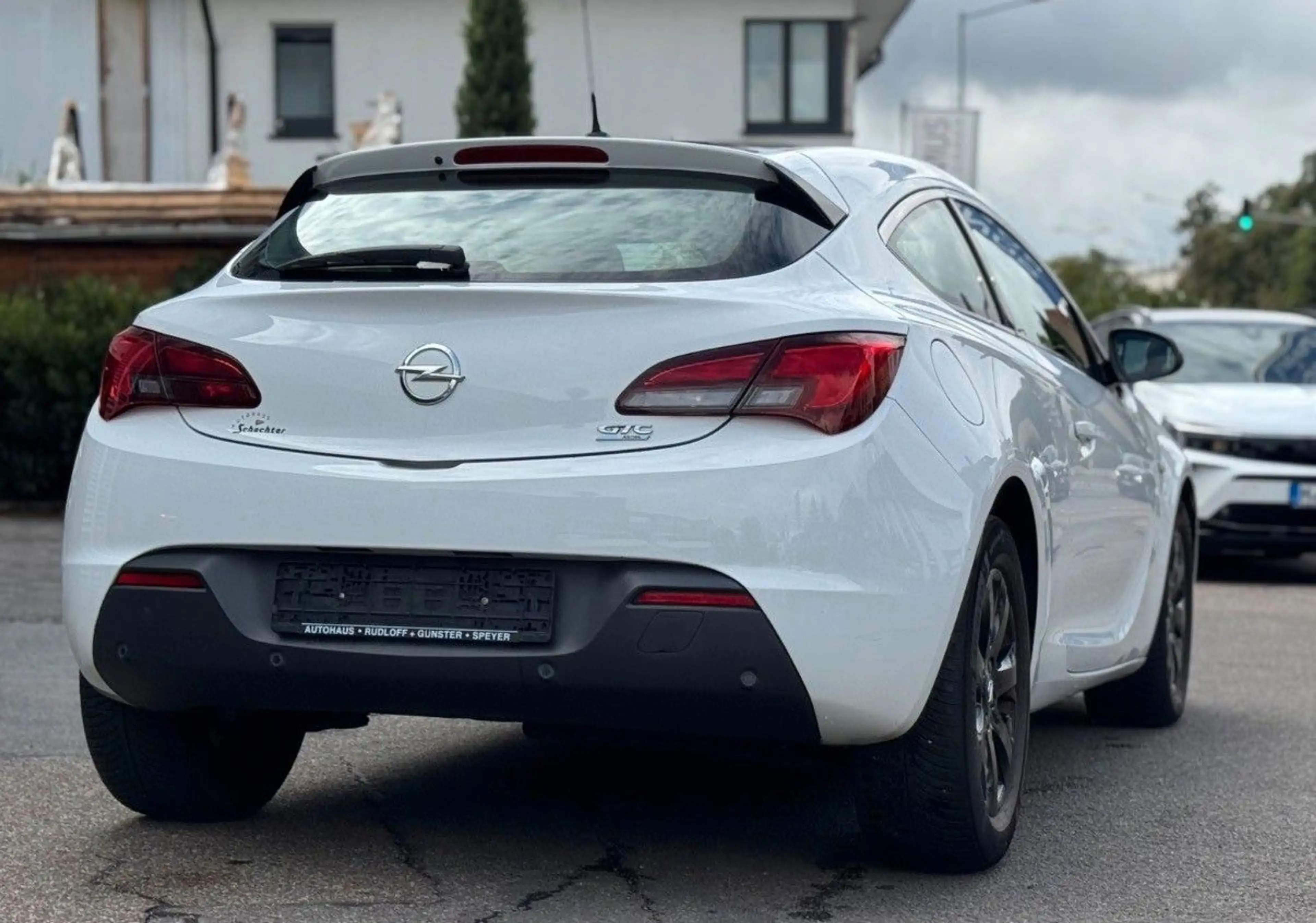 Opel Astra 1.6 GTC 2.HAND/SHZ/PDC/CLIMA/4SEASON/TEMP — photo 4