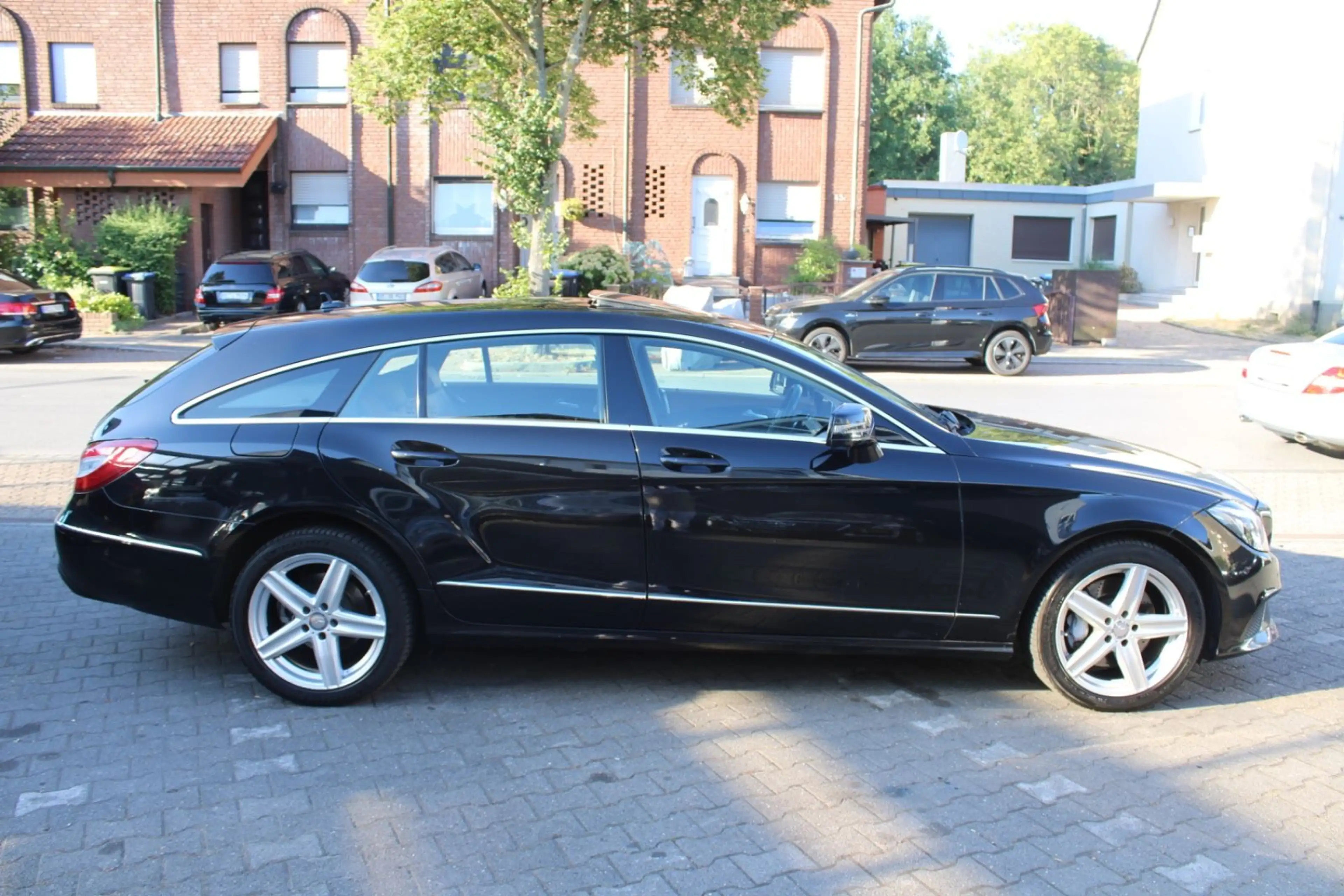 Mercedes-Benz CLS CLS 350 D/Shooting Brake/ESSD*LEDRR*NAVI*LED*TOP — photo 5