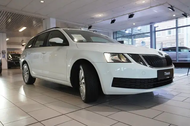Skoda Octavia view 4