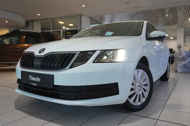 Skoda Octavia view 3