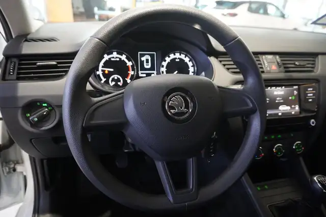 Skoda Octavia view 13