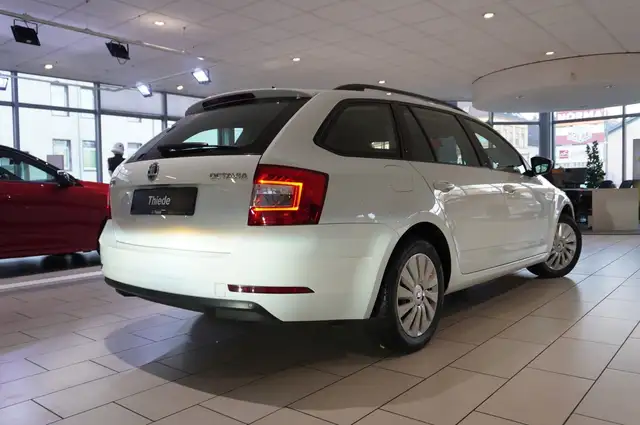 Skoda Octavia view 6