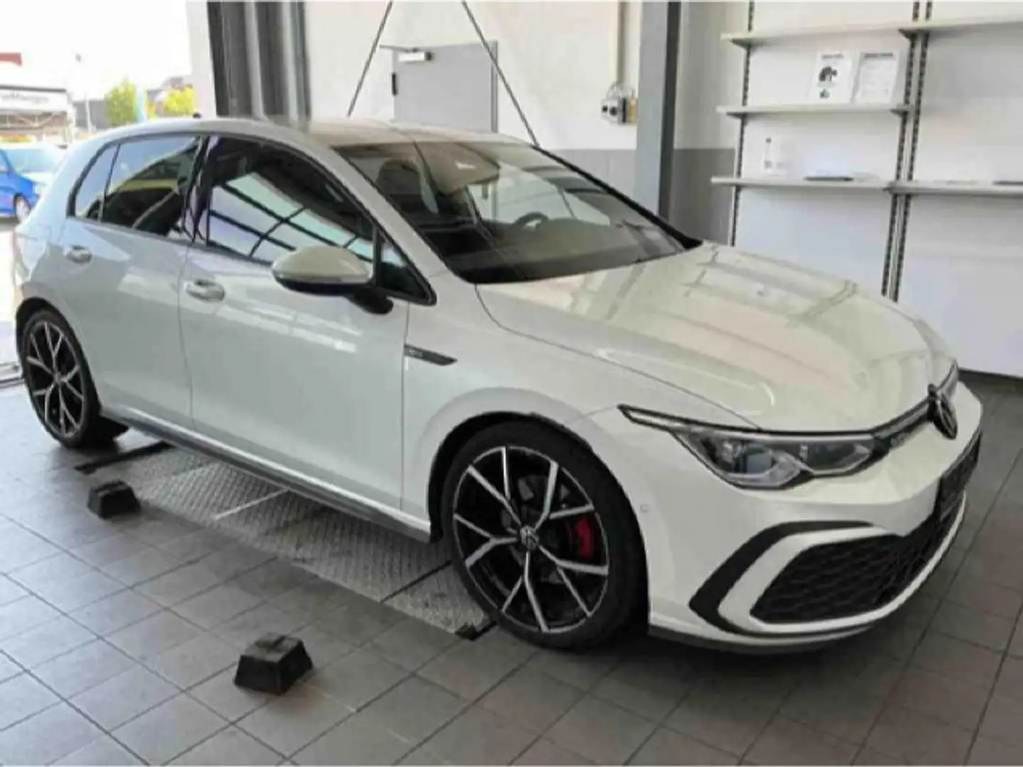 Volkswagen Golf VIII 2.0 TDI DSG GTD Navi IQ.LIGHT - LED-Ma Weiß - 2
