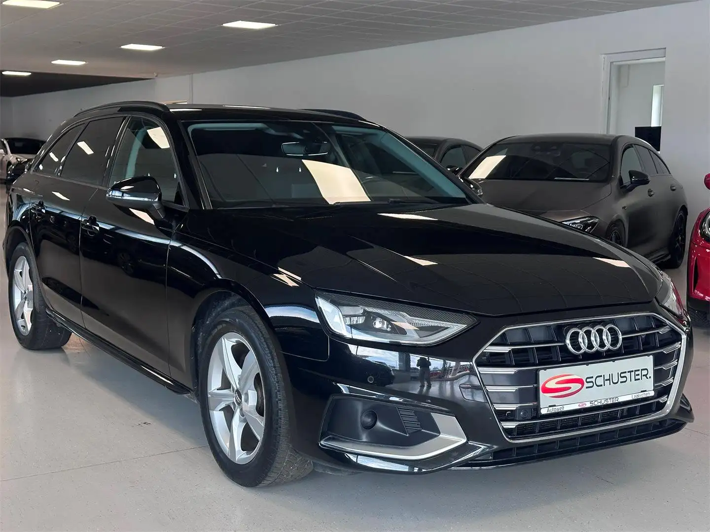 Audi A4 Avant 35 TDI Schwarz - 1