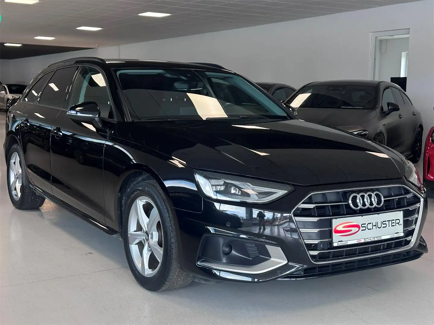 Audi A4 Avant 35 TDI Schwarz - 2
